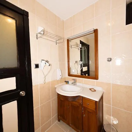 Antique Manastir Boutique * Edremit (Balikesir)