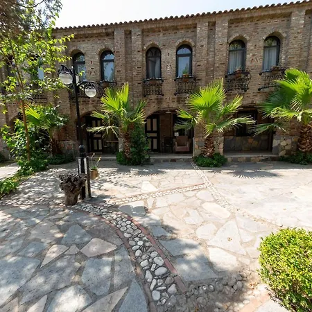 Antique Manastir Boutique Эдремит