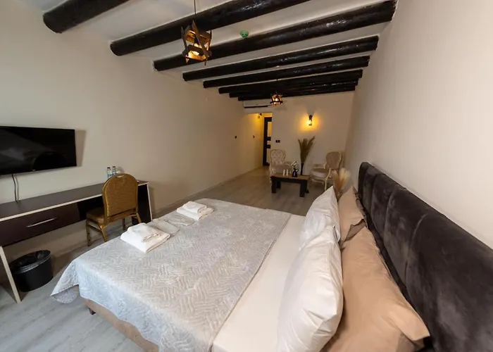 Antique Manastir Boutique Hotel *